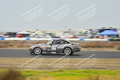 media/Jan-26-2025-CalClub SCCA (Sun) [[cfcea7df88]]/Group 1/Race/